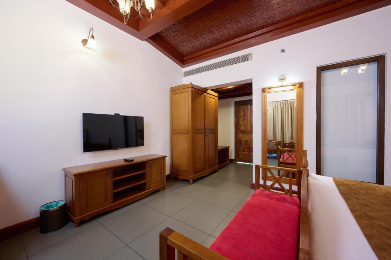 Gokulam Grand Resort & Spa, Kumarakom Exterior foto