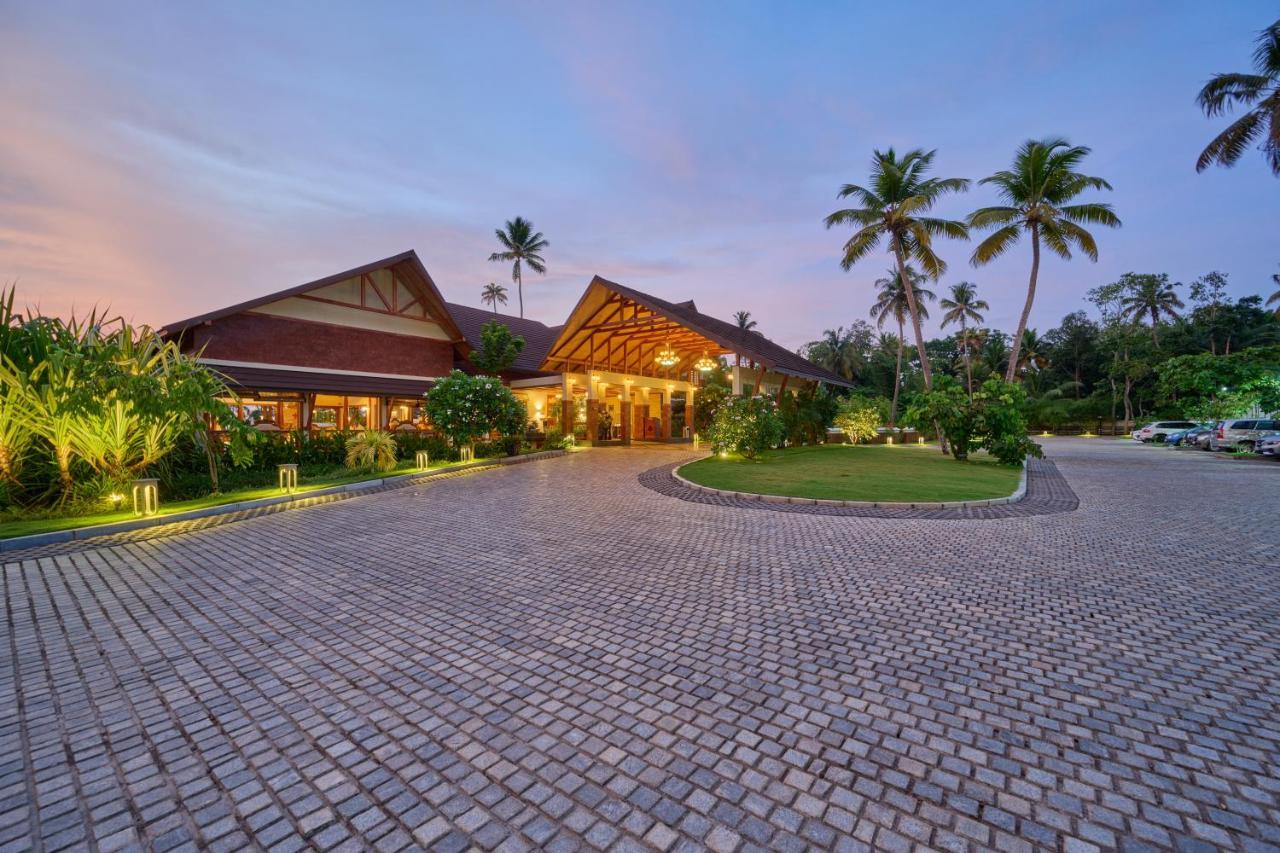 Gokulam Grand Resort & Spa, Kumarakom Exterior foto