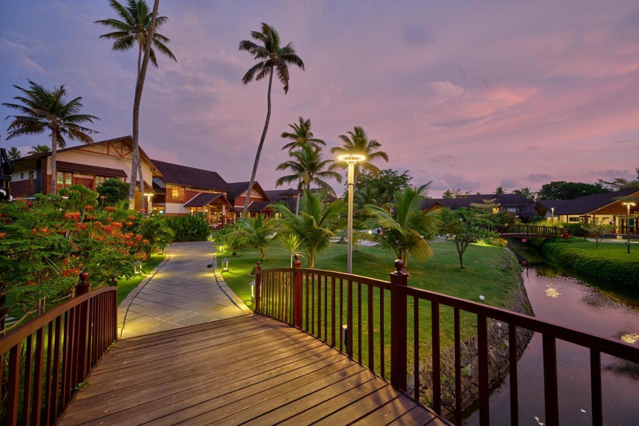 Gokulam Grand Resort & Spa, Kumarakom Exterior foto