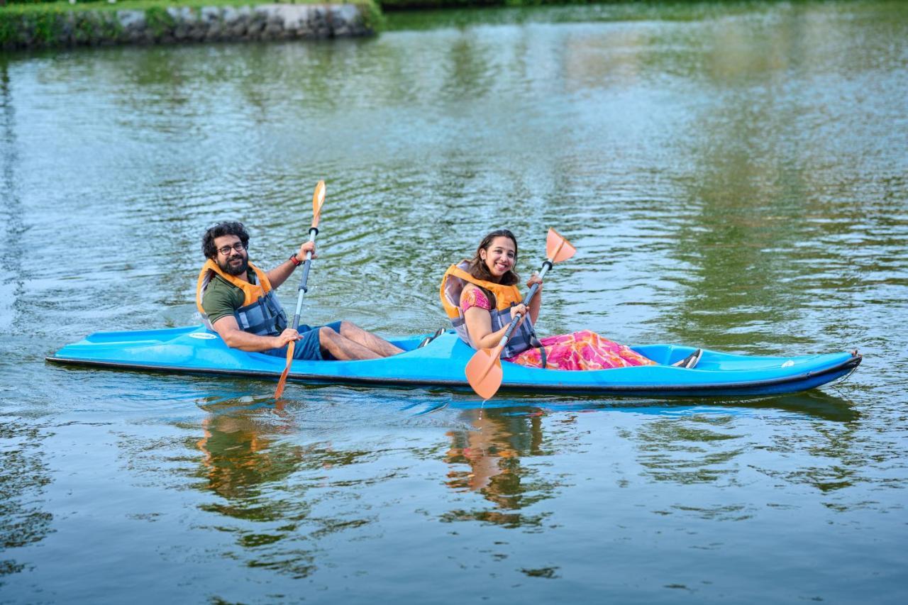 Gokulam Grand Resort & Spa, Kumarakom Exterior foto