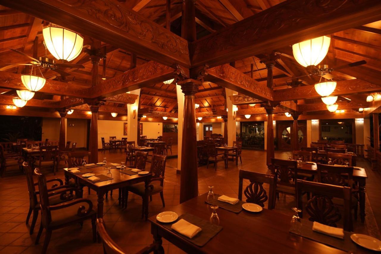 Gokulam Grand Resort & Spa, Kumarakom Exterior foto